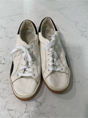 Women’s size 7 Dolce Vita Zina White Leather Low-Top Sneakers with black Accent